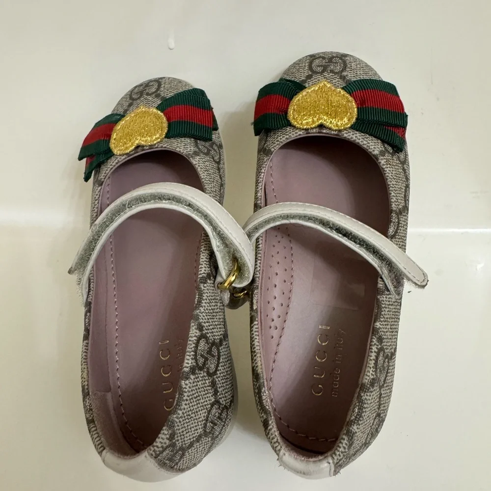 Gucci Gray and Gold Dress Shoes with Elegant Design - Picture 6 of 10